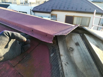 強風による棟板金飛散