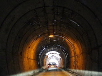 トンネル