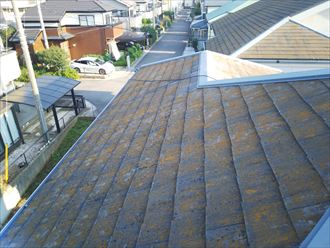 船橋市上山町でスレート屋根調査、防水性の低下により塗装の剥がれ