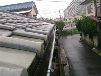雨樋の歪み