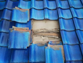 四街道市千代田で雨漏りが発生している瓦屋根に防水紙の捲れ