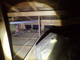 四街道市もねの里で雨水が屋根から浸入し躯体を伝い雨漏りが発生