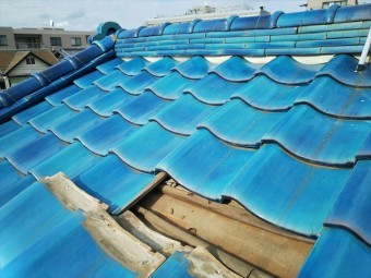 四街道市千代田で雨漏りしている瓦屋根の防水紙に捲れが発生