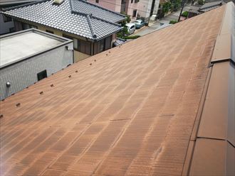 屋根塗装の剥がれ