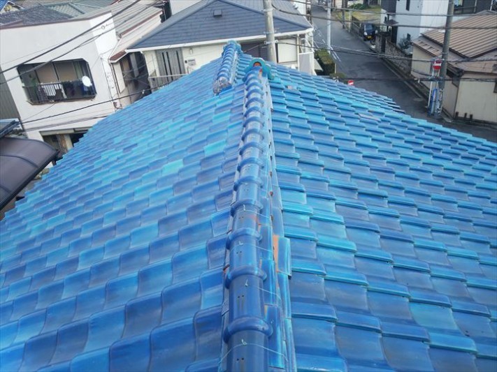 千葉市中央区亀井町で経年の劣化により棟が歪んでいます
