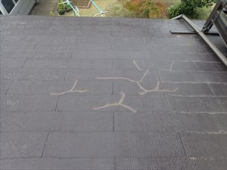 四街道市もねの里で化粧スレートの割れ部分にコーキング処理をしたが雨漏りが止まらない化粧スレート屋根