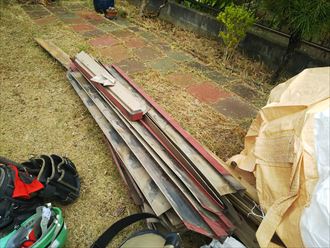 千葉市中央区生実町屋根カバー工法で棟板金解体