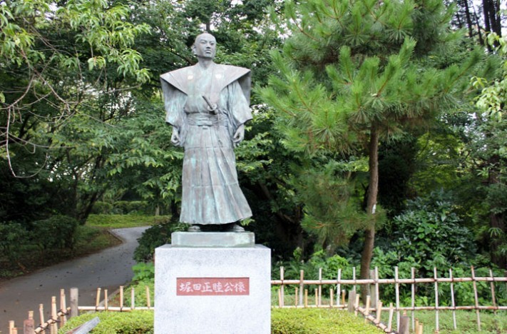 佐倉城主の像