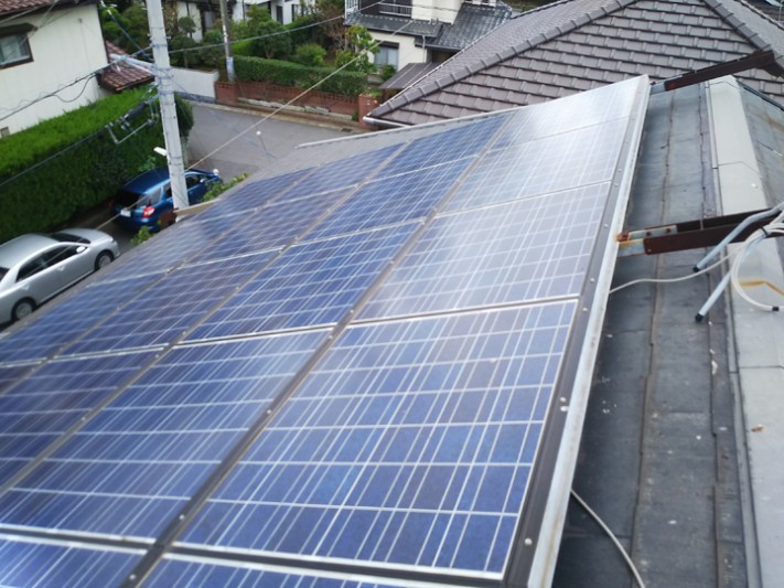 屋根の上の太陽光発電