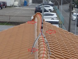 棟瓦の歪み、工事前