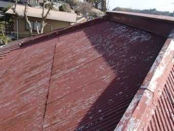 トタン屋根の調査
