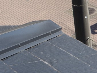 棟板金の浮きを指摘され調査