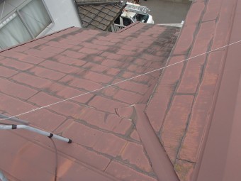 梅雨前にスレート屋根の調査