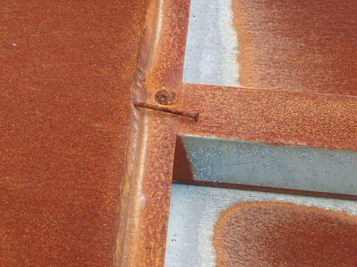 棟板金の釘