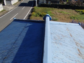 トタン屋根