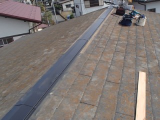 棟板金交換後のスレート屋根