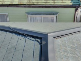 棟板金交換後のスレート屋根