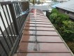 継ぎ目のあるトタン屋根