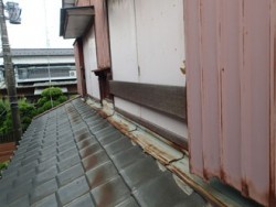 古くなった水切り板金