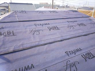 市原市五井で屋根カバー工法を行っています