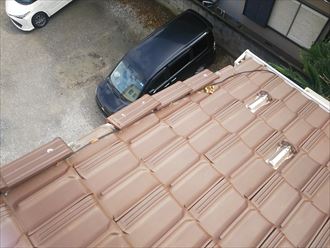 四街道市物井でケラバ瓦が強風の影響により外れ落下