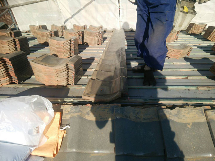 葺き直し工事の様子