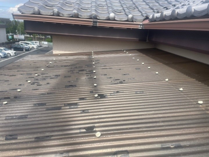 ベランダの波板屋根