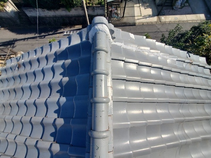 棟瓦まわりの漆喰剥離と応急処置