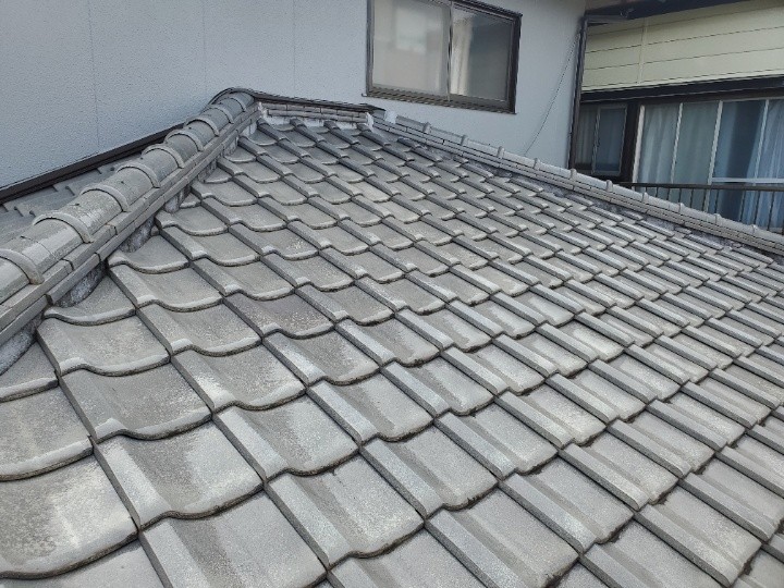 屋根全体の状態を確認