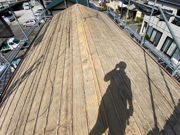 既存瓦の撤去と清掃