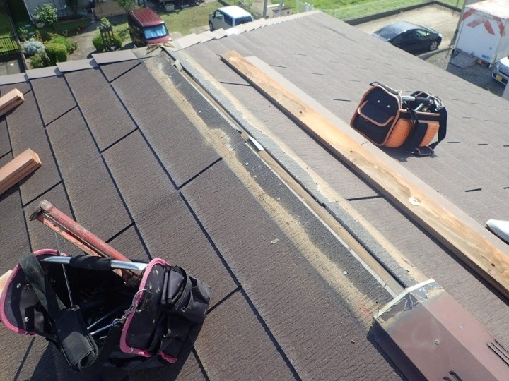 既存板金と貫板の撤去