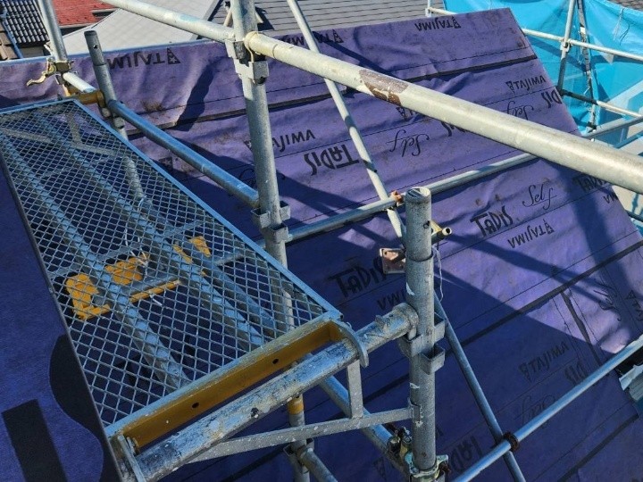 防水紙（タディスセルフ）の敷設