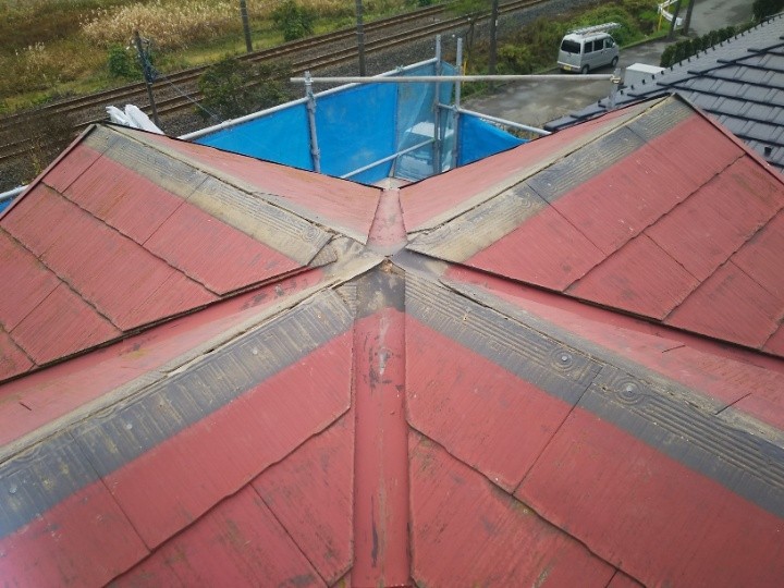 既存棟板金の撤去と下地確認