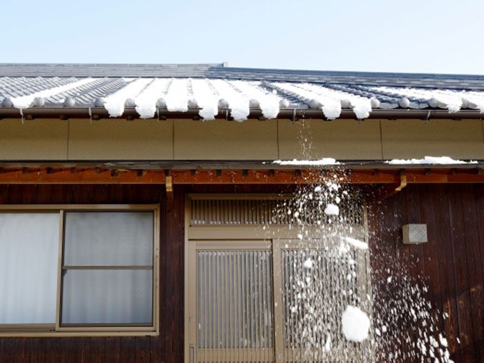 屋根からの落雪