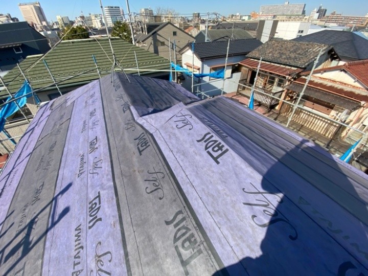 防水紙（タディスセルフ）の敷設