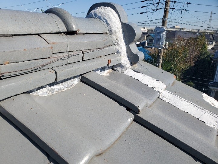 鬼瓦周辺のズレと隙間