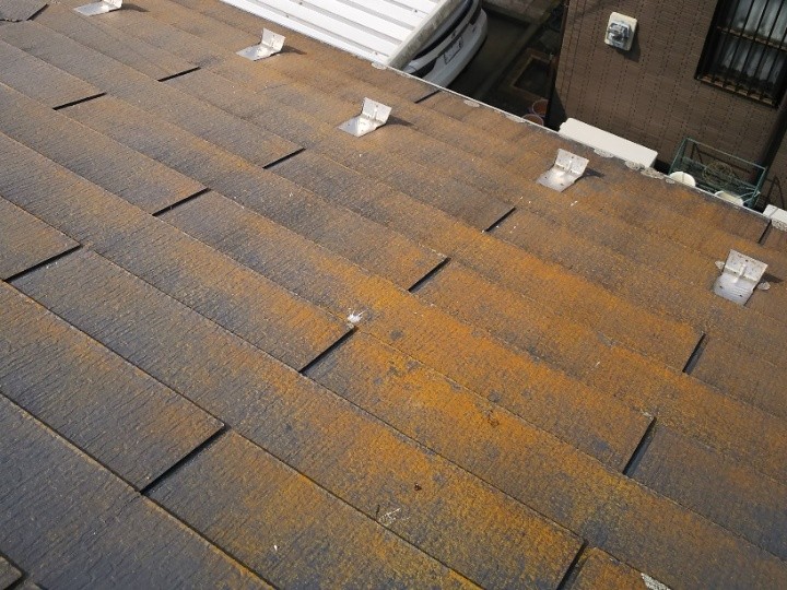 サビのように見える広い変色部