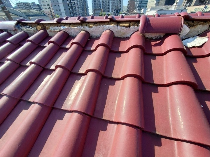 広範囲に及ぶ漆喰の欠損