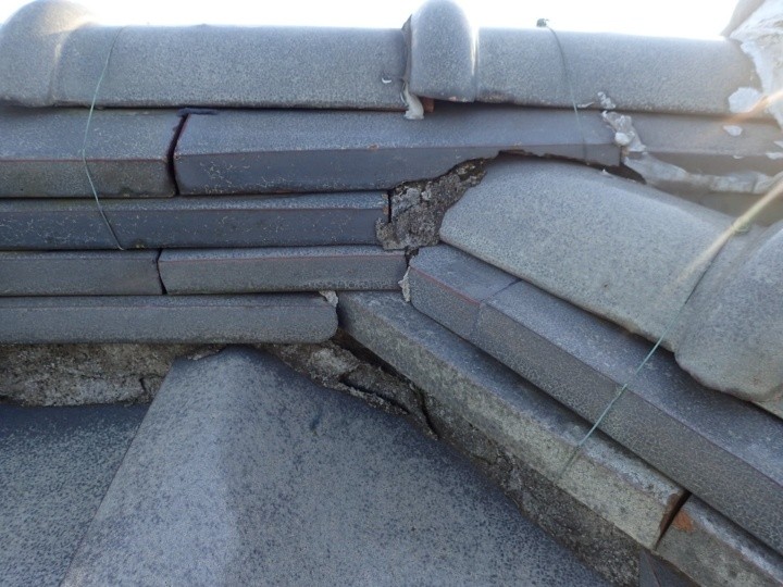 隅棟の繋ぎ目の破損