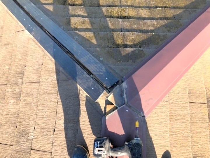 新しい樹脂製貫板の取り付け