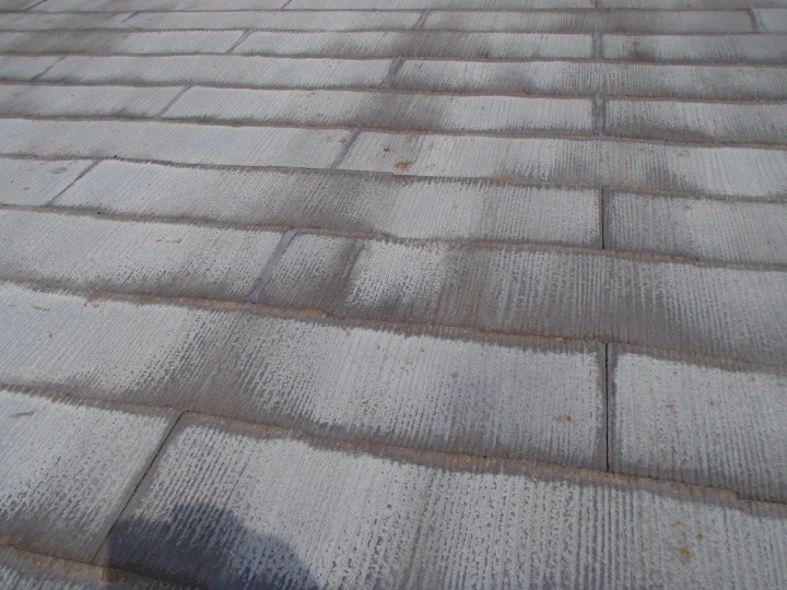 表面の反りや段差が発生