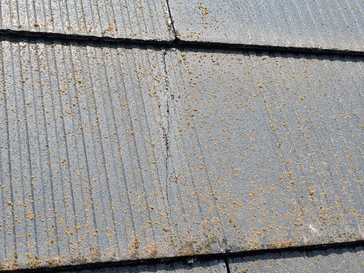 スレートのひび割れ