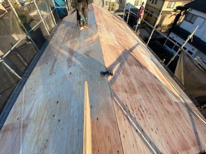 新しい野地板の施工