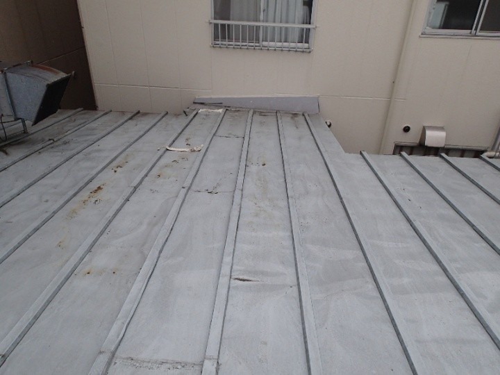 既存瓦棒屋根の劣化状況