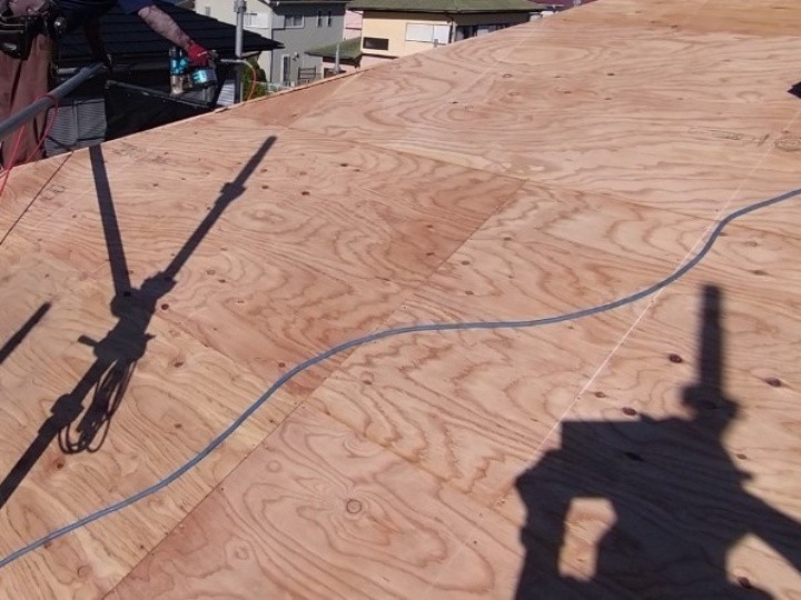 野地板の重ね張り