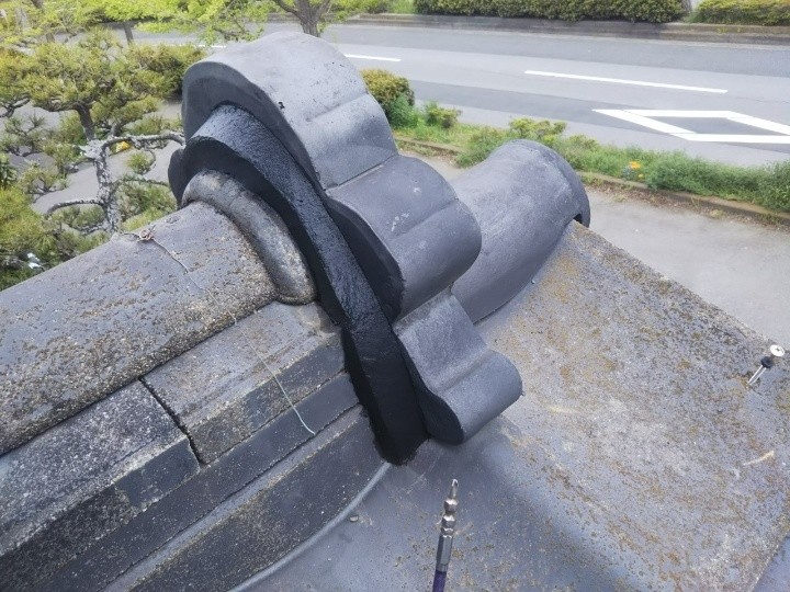 鬼瓦の固定とシルガードの施工