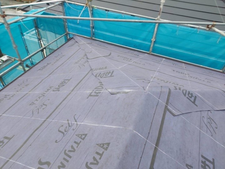 防水紙「タディスセルフ」の施工