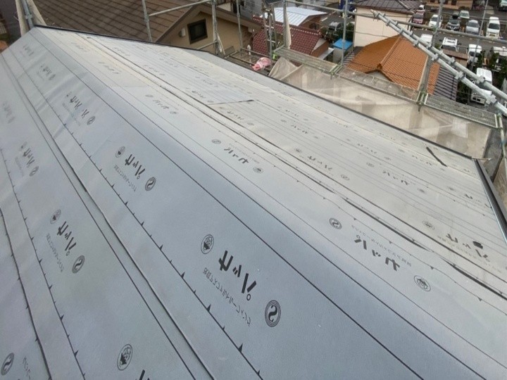 ルーフィング（防水紙）の敷設