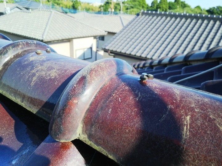 棟瓦を固定する釘の浮き