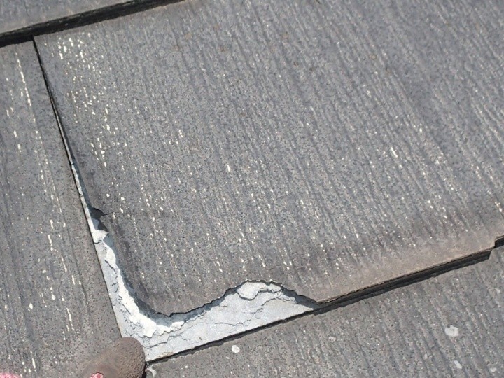 ミルフィーユ状に剥離するパミール屋根材